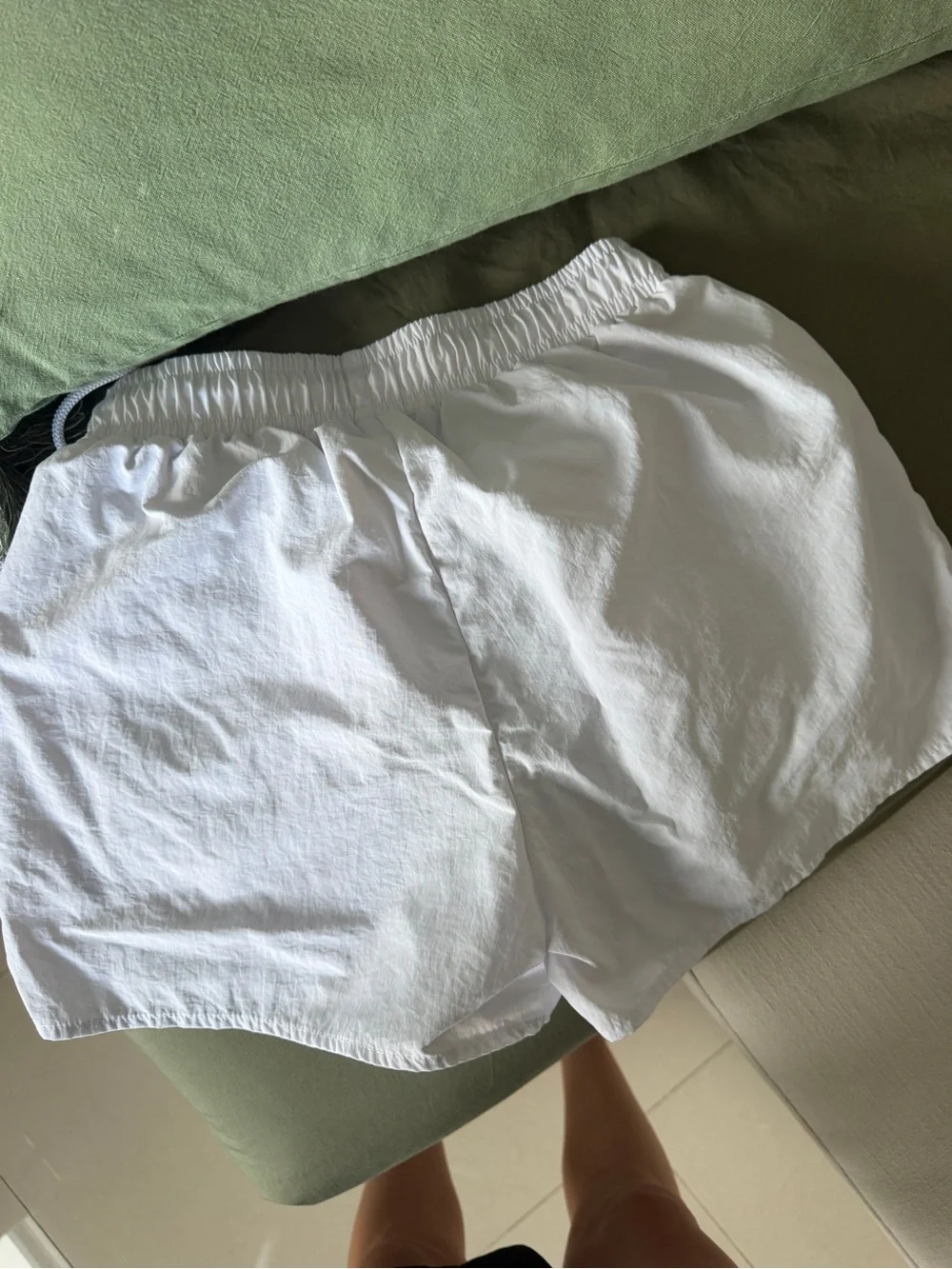 Alo alumni short white XS like new